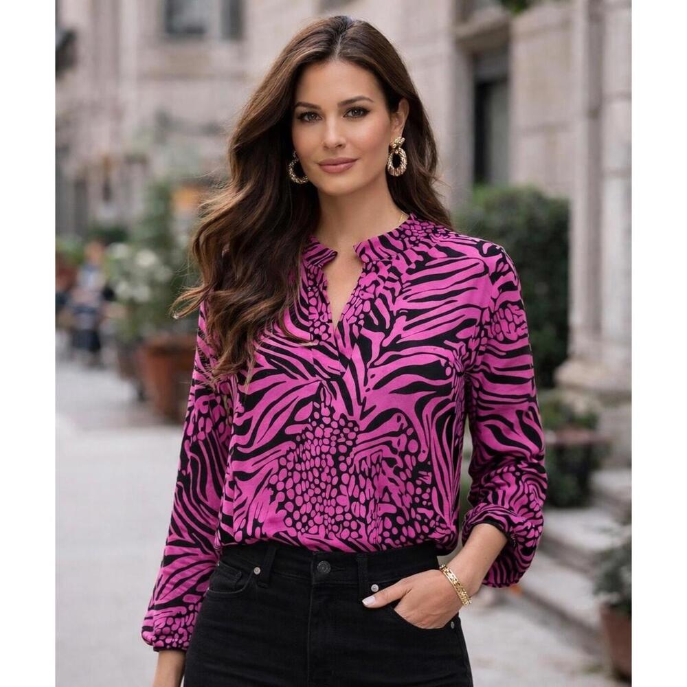 NWT Dear Scarlett Women's Pink Animal-Print V-Neck Blouse